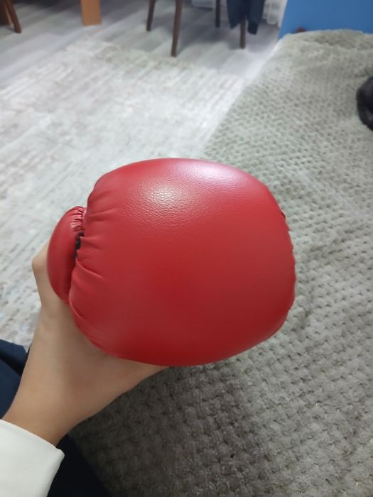 Перчатки для бокса everlast красные