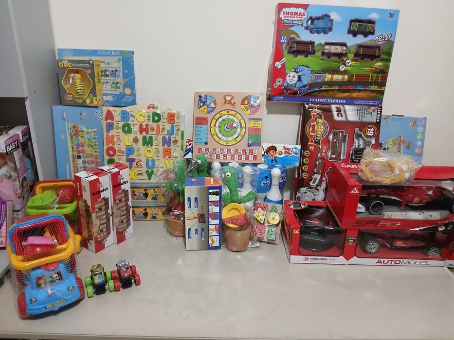 Bolalar uchun o‘yinchoqalar bor