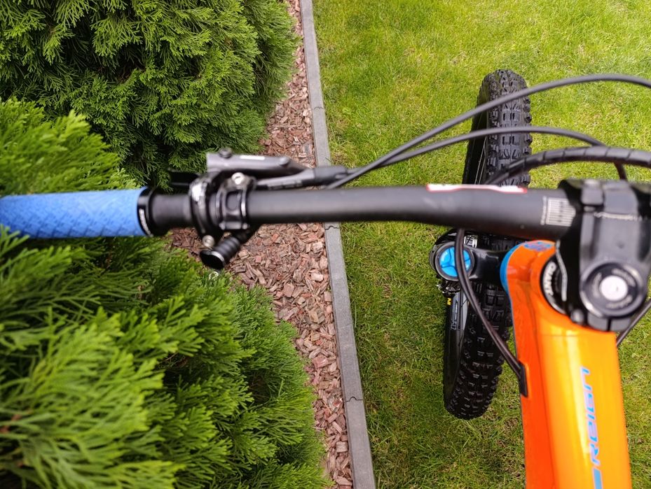 Планински велосипед Мекица GIANT REIGN за скачане. 27,5/XL