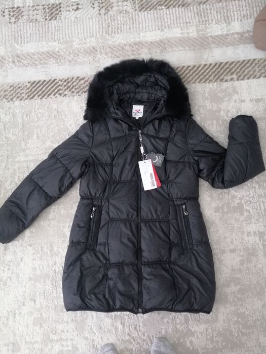 Женские зимные куртки.