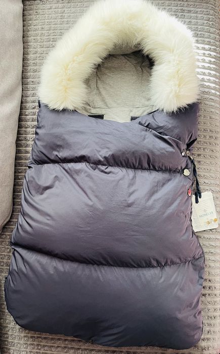 Бебешко зимно чувалче Moncler