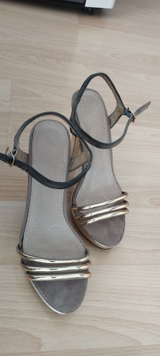 Сандали и обувки