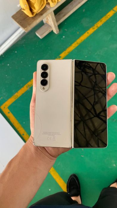 Samsung z fold 4