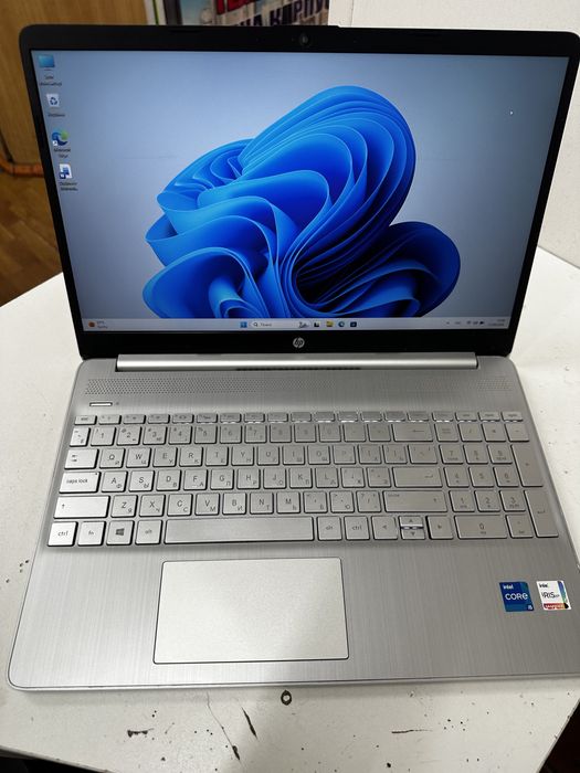 Продается ноутбук нр i5.11gen
