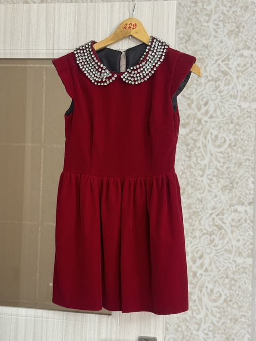 Продается 3 платья всего за 15000