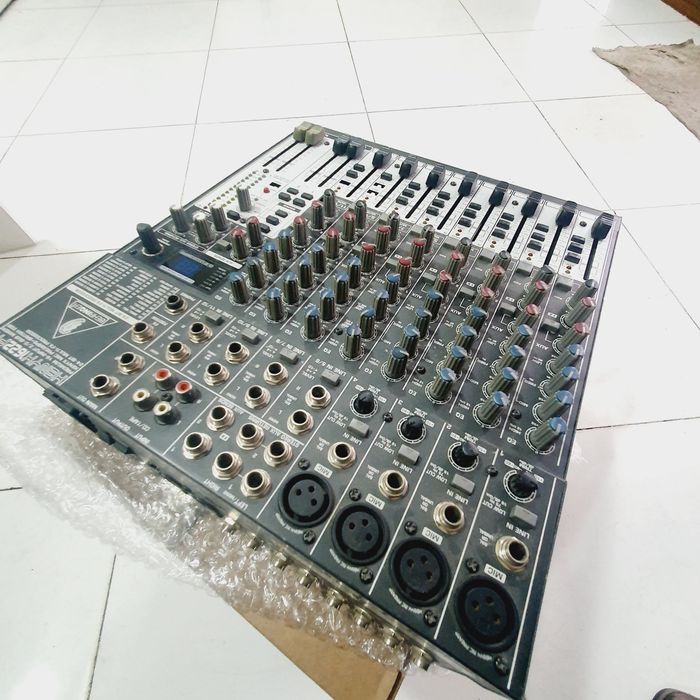 Behringer 1622 miksherniy pult