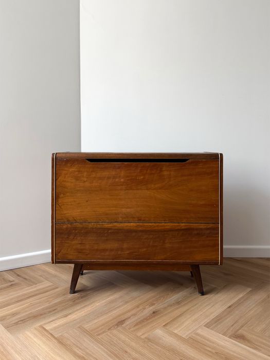 Сервант и бельевая тумба