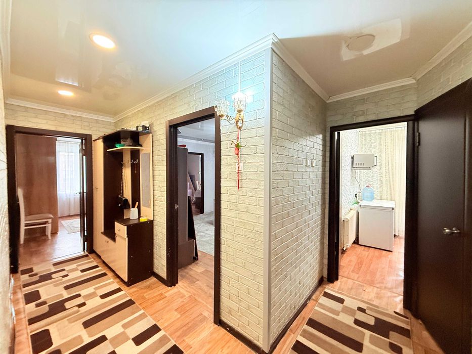 3-комнатная на 6 мкрн в свечке ][