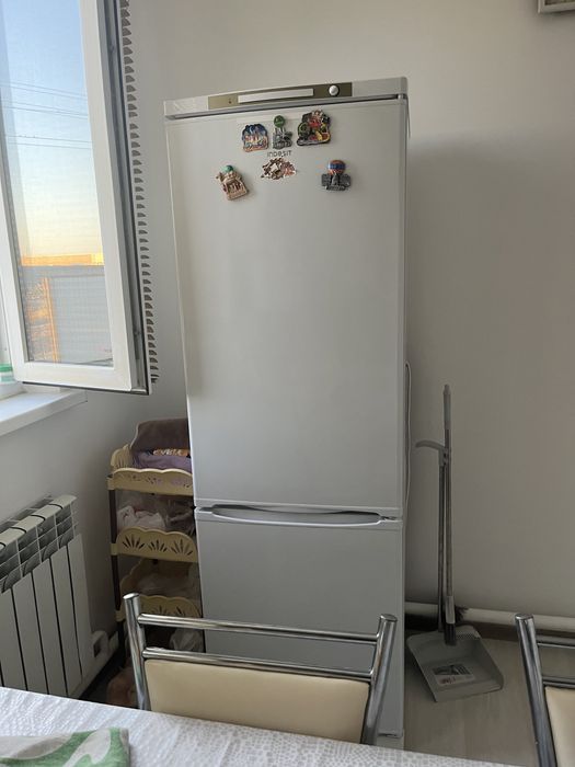 Продам холодильник Indezit