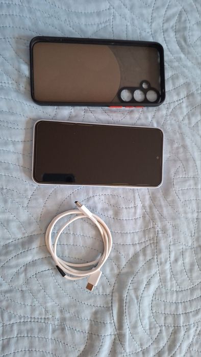 Продавам Samsung A35 6GB, 128GB, 5G ICEBLUE с гаранция