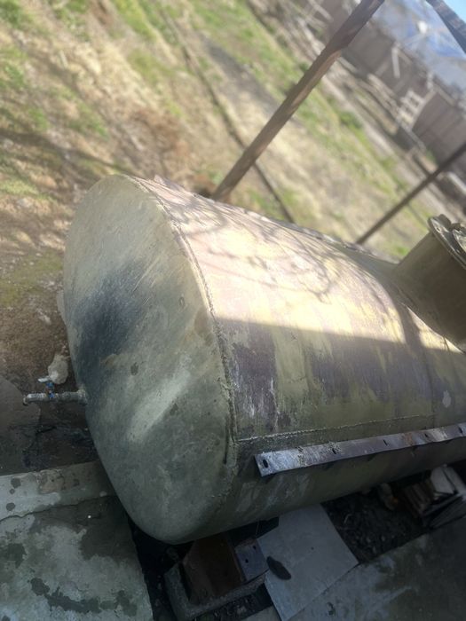 Toza suv bochka 2tonna ketadi