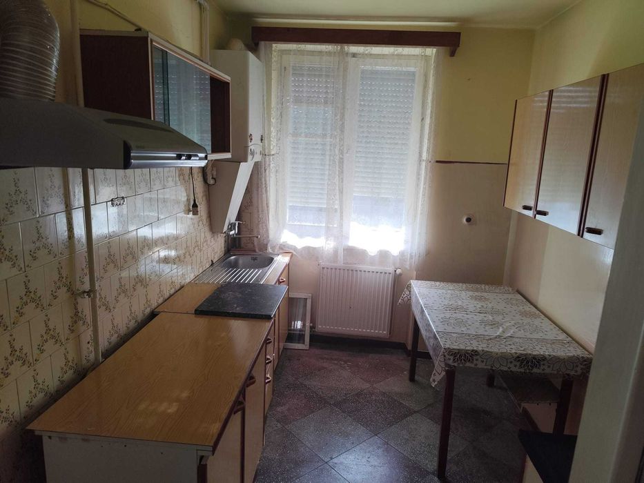 vând apartament 2 camere