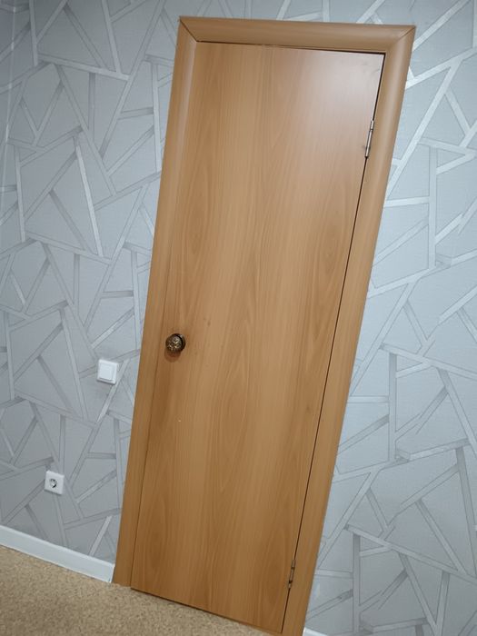 Продам б/у двери