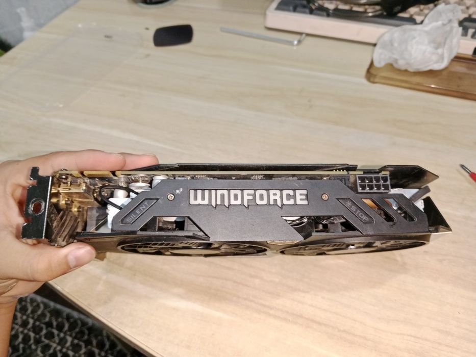 Продам видео карту GTX 950 Xtreme gaming