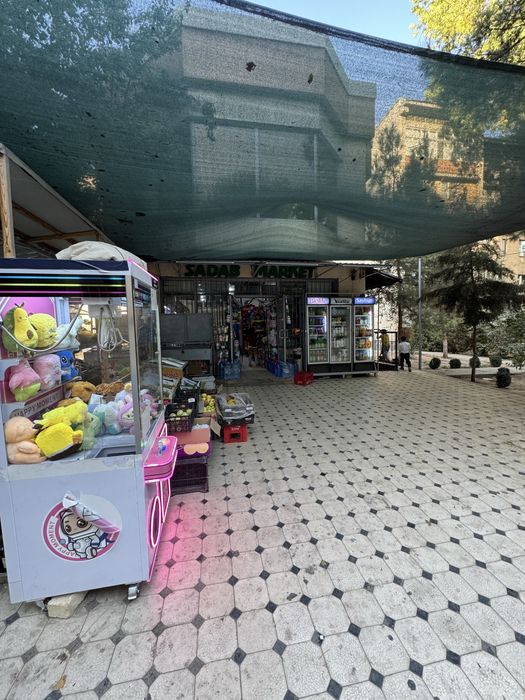 Sotiladi bino hamma hujatlari bor 2 qavatli padvaliyam bor