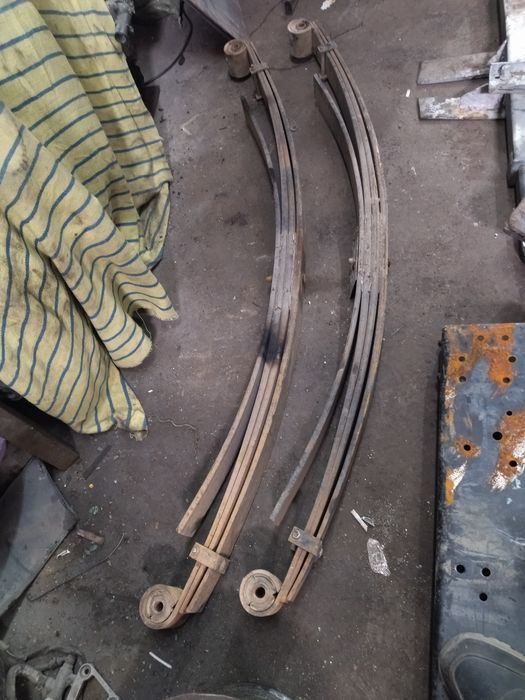 Продам рессоры на газель и запчасти