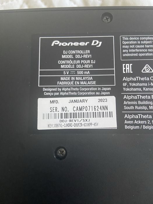 DJ-контроллера Pioneer DDJ-REV1,