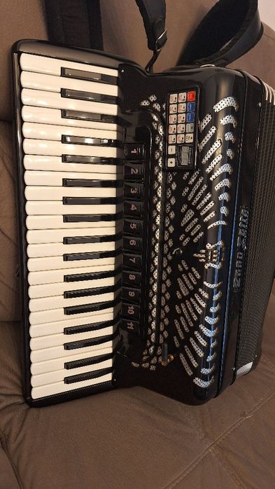 Acordeon italian cu implant midi juzisound Deva • OLX.ro