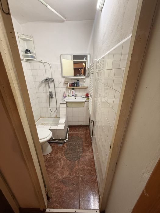 VÂND Apartament 4 Camere Decomandat Bilateral, 82,9 mp, 2 Băi, Et.2/4, Centrală, Boxă - Craiovita Nouă