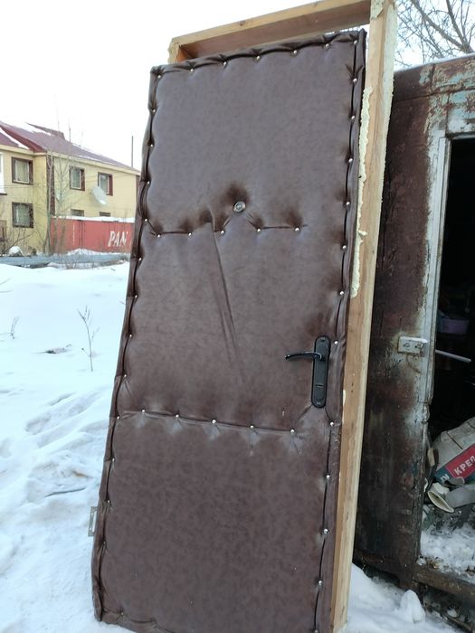 Дверь деревянная