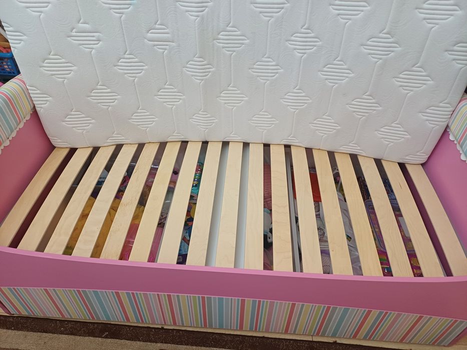 Детская кровать розовая