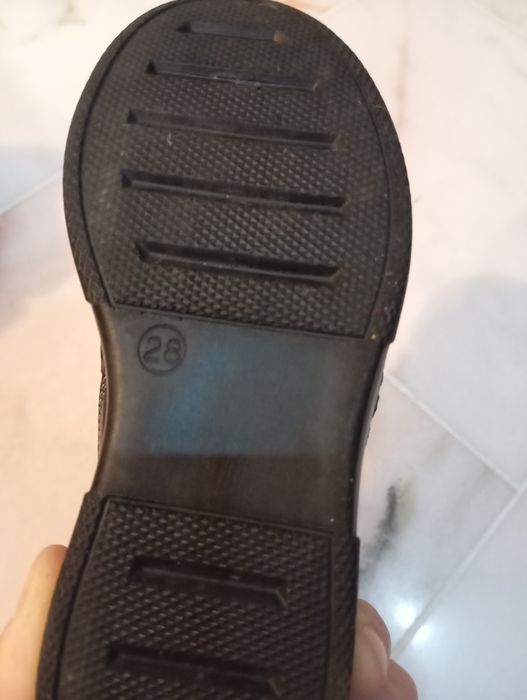 Încălțăminte mărimea 28