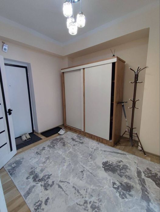 Просторная 1 комнатная с мебелью и техникой в новостройке