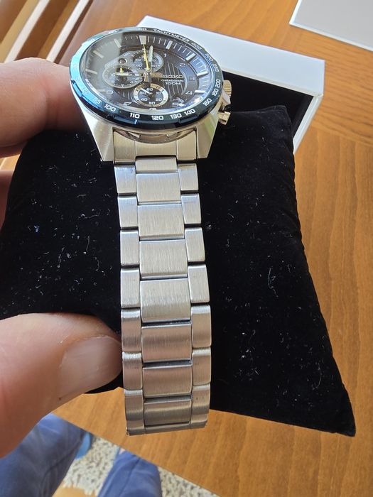 Продавам часовник Seiko Sports.