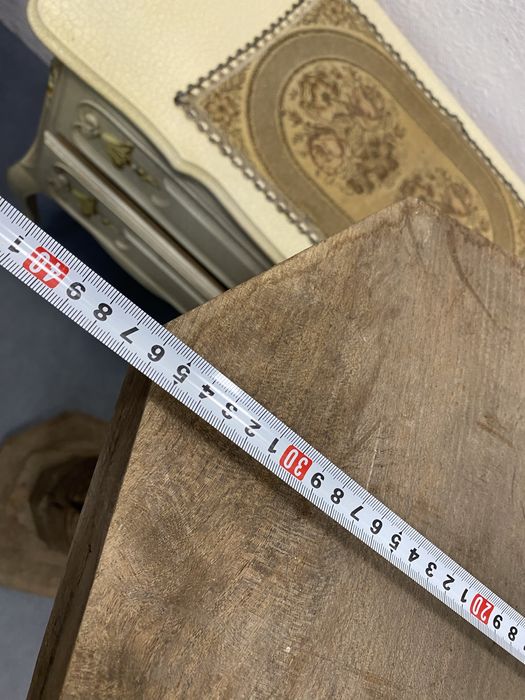 Стара френска колона от дъб