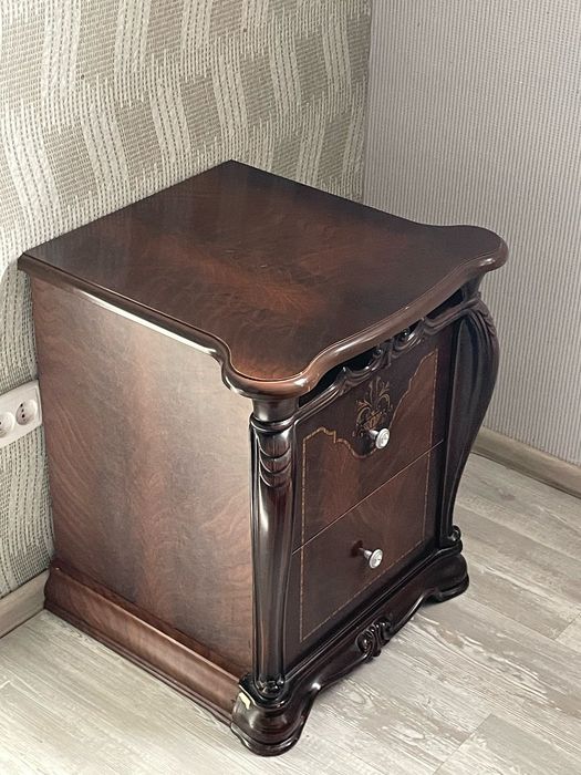 Кровать,2тумбочки,шкаф, комод с зеркалом