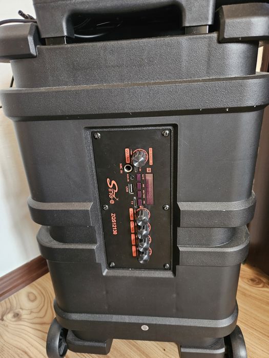 Vand boxa bluetooth cu microfon