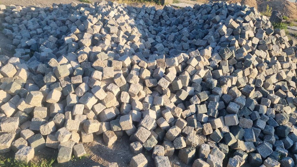 Продавам гранитни павета 10на10