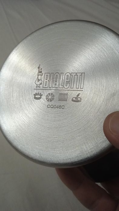 Комплект кафеварка с 2 броя чаши Set Mini Bialetti индукционна черна