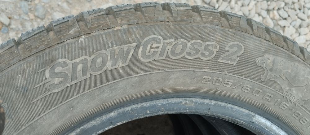 Продам шины  205/60/16