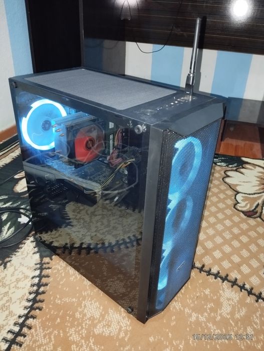 Oʻyin kompyuteri, kreslo, stol hammasi sotiladi komplekt narxda