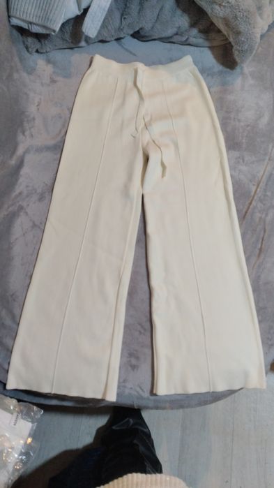 Брюки белые  трикотаж .