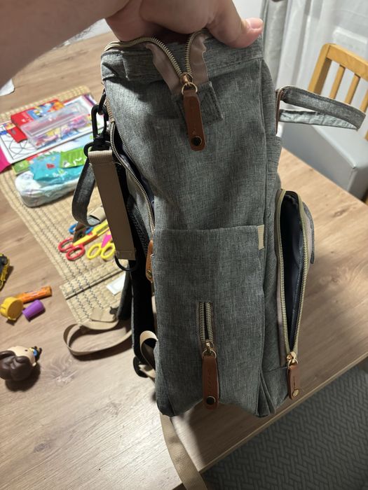 Geanta Bebe tip rucsac, incapatoare, impermeabila, versatila, ergonomica si sigura pentru mama, tata si copil