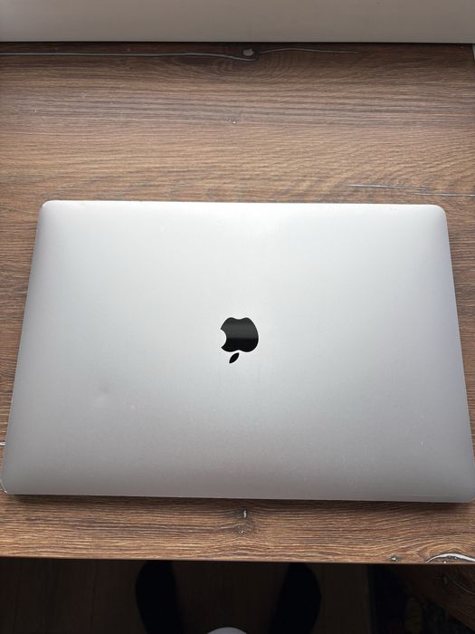 Apple MacBook Pro 16 - Core i7 / 16GB RAM / 500GB SSD / Radeon Pro 5500M