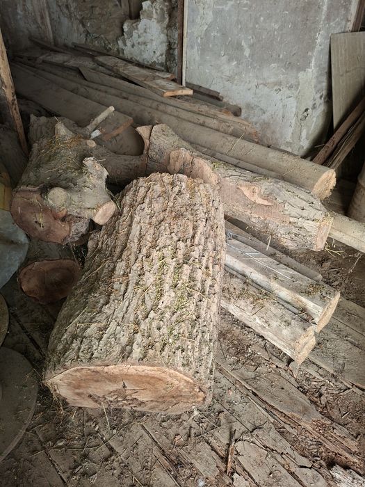 Lemn de nuc uscat rustic