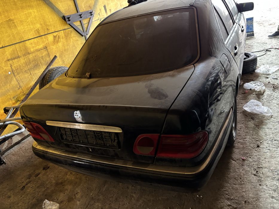 Разбор мерс 210 есть все