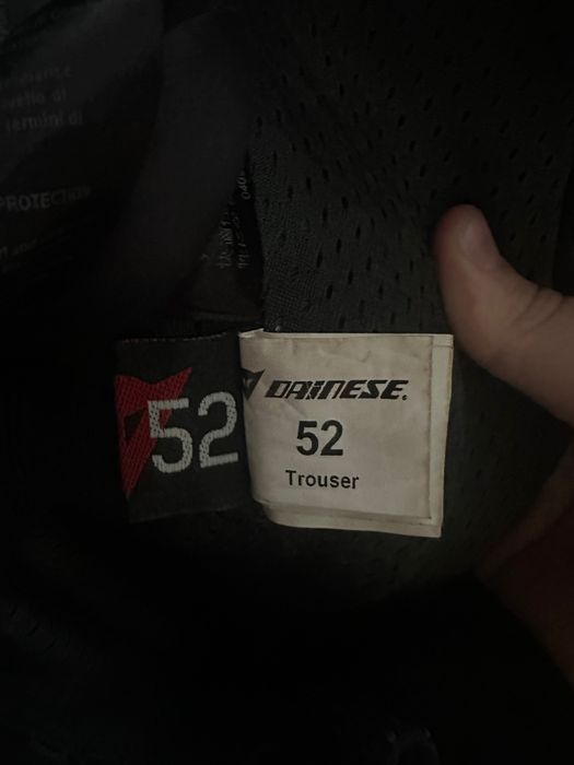 Vand costum Moto Dainese piele marimea 52