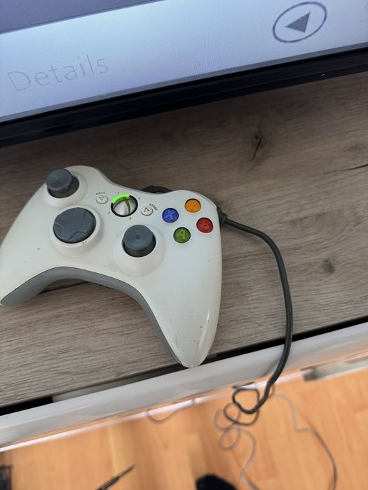 Xbox 360 modat + kinect+3 manete
