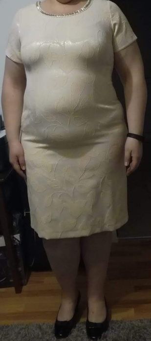 Vând costum compus din rochie și sacou, mărime 50