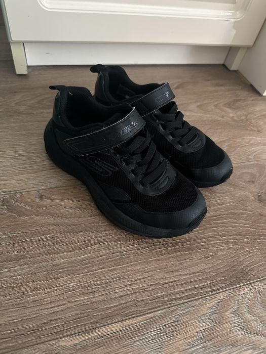 Skechers adidasi 31