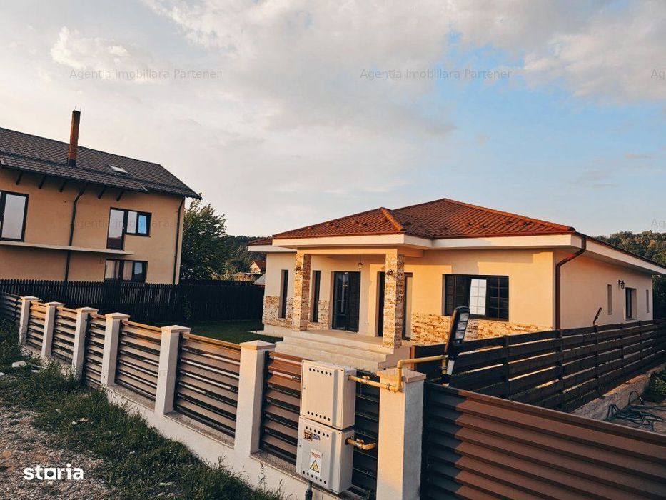 casa / vila Stefanesti , "La Cheie'' , finisaje + pozitie DEOSEBITA !