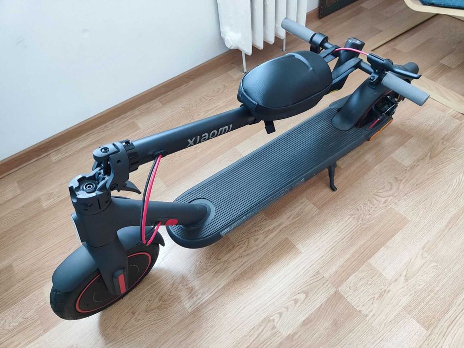 Trotineta electrica Xiaomi Scooter 4 Pro, utilizata un pic