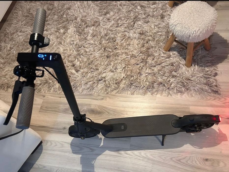 Trotineta electrica XIAOMI Mi S, 250W ca noua
