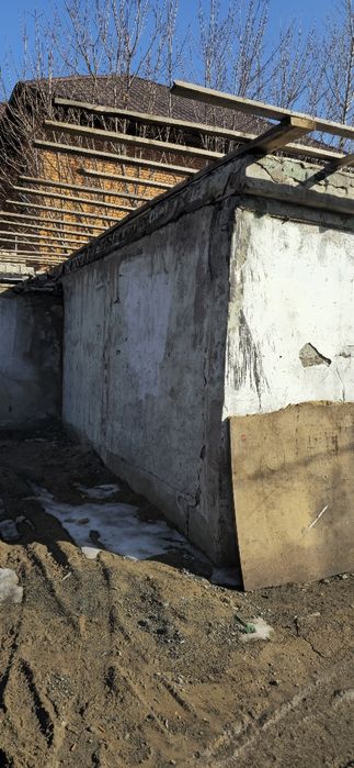 Под разбор 2 гаража.