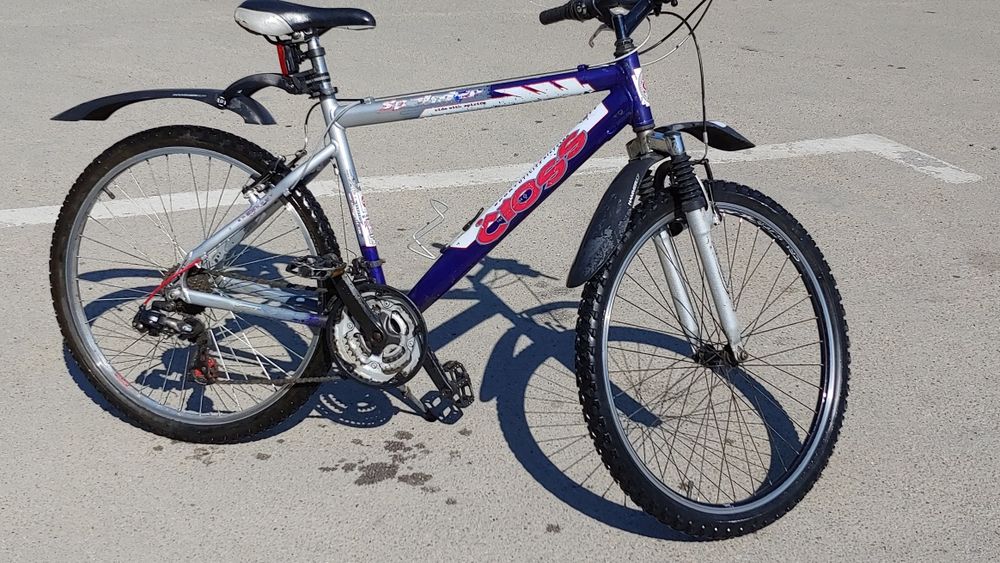 Vând bicicletă CROSS roți 26 inci