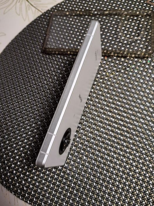 Sharp Aquos R8 White 256Gb/8Gb Ram